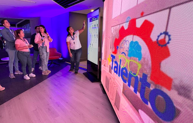 Banco Mercantil impulsa el aprendizaje de sus empleados con Inteligencia&nbsp;Artificial