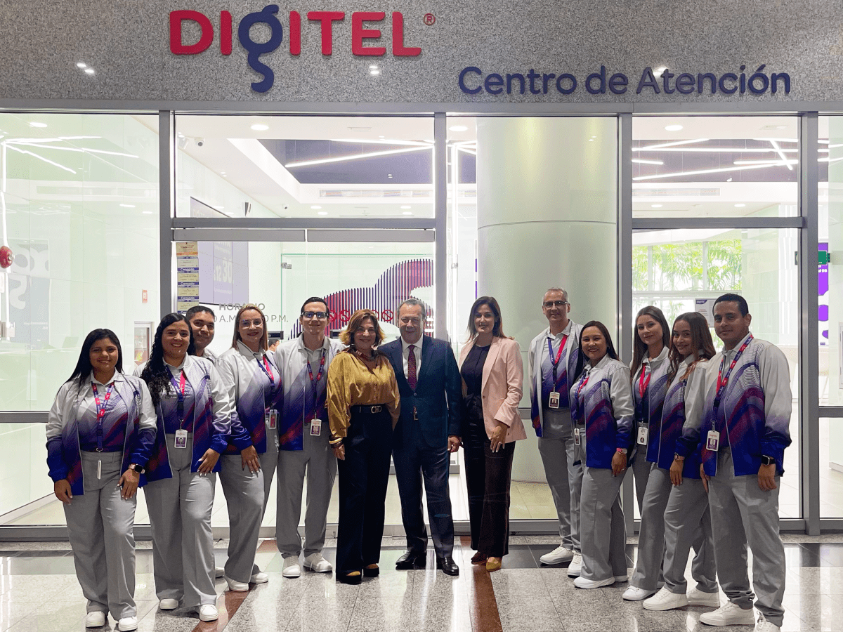 Digitel viste a sus empleados de ATC con uniformes hechos con material&nbsp;reciclado